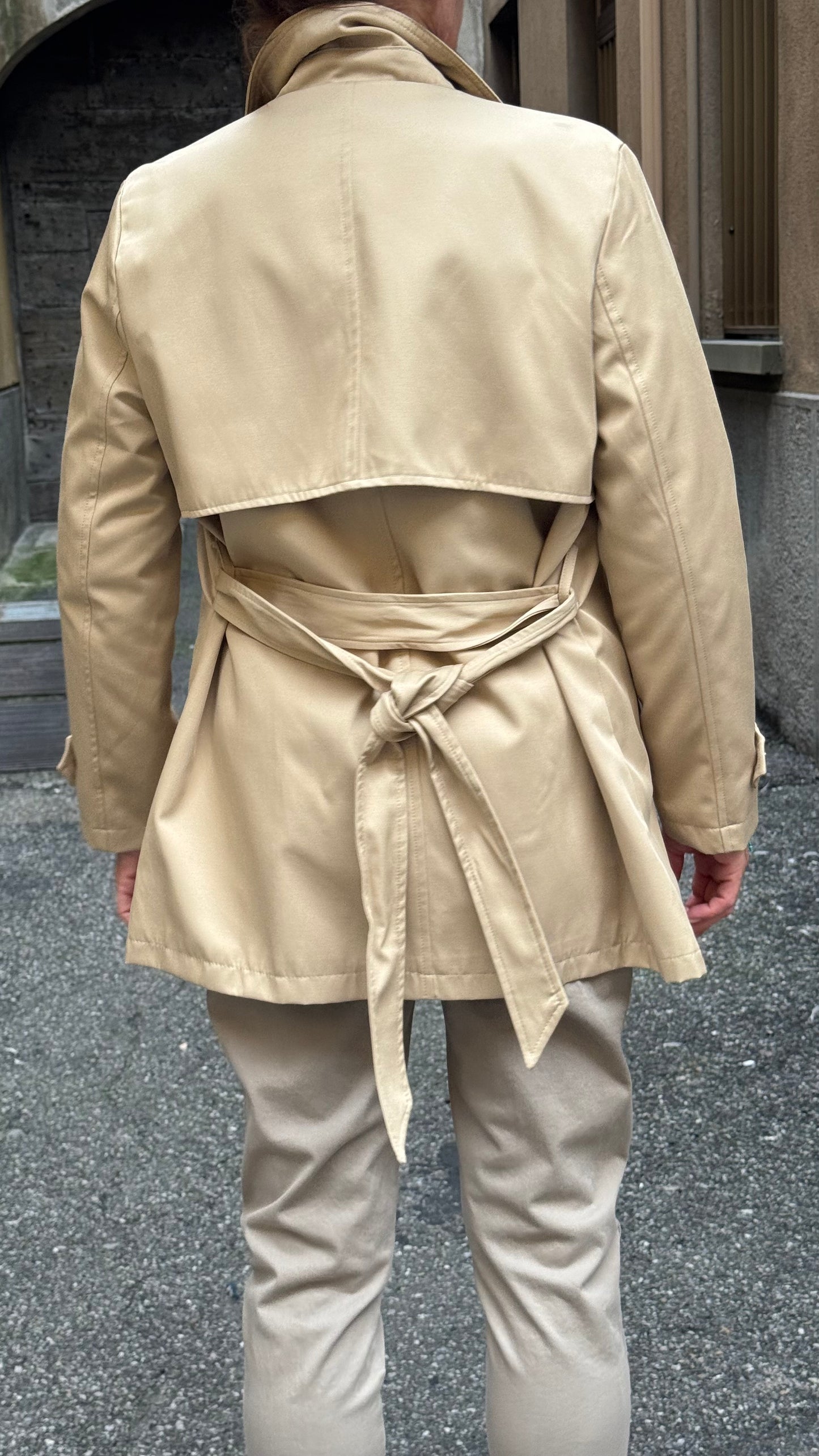 TRENCH RICAMATO A MANO